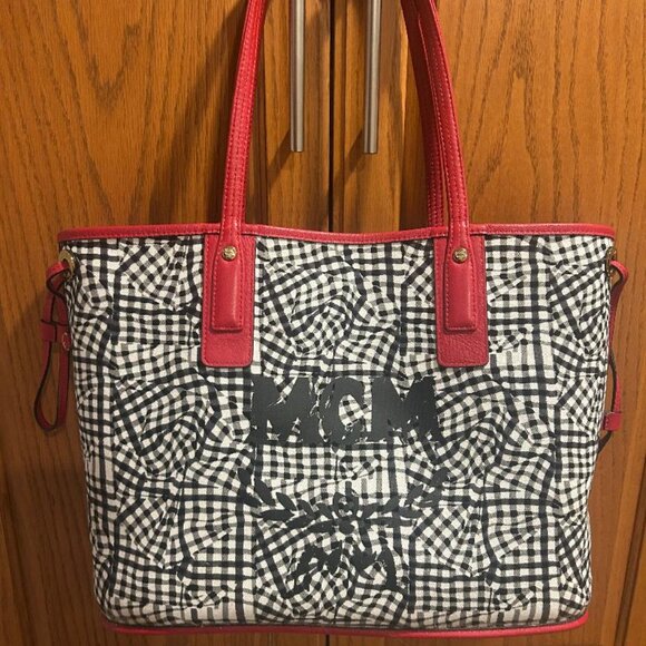 MCM Reversible tote including pouch - Picture 9 of 10